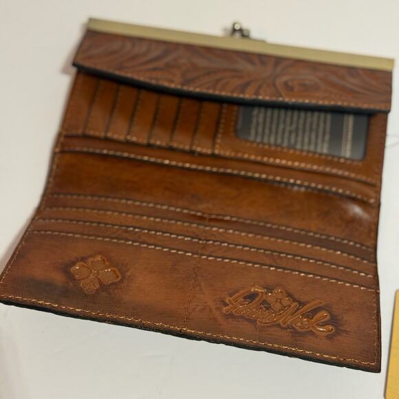 👜NWT Patricia Nash Leather Wallet Large Brown Vintage Clasp Handcrafted Embossed - Picture 4 of 12